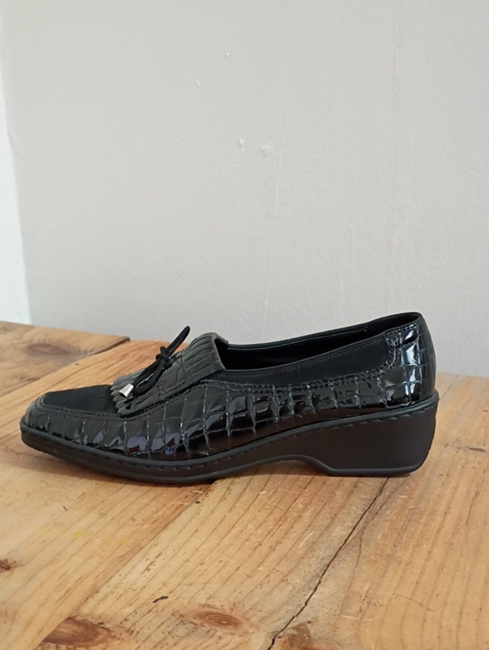 ARA Rachel Wedge Slip On Shoe Black Patent Leather Faux Croc Loafer Size 9
